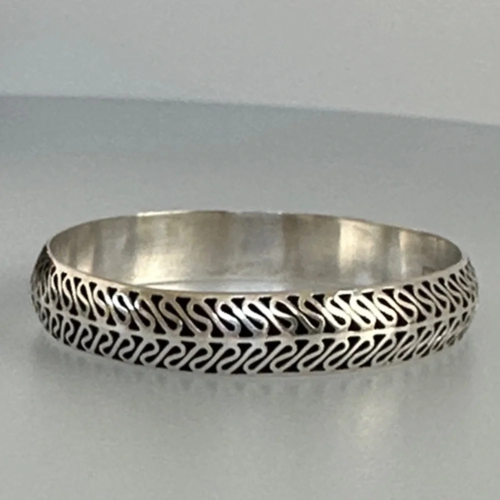 Elegant 925 sterling Silver Patterned Bracelet